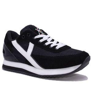 New in box! YRU Flash Black & White Sneakers